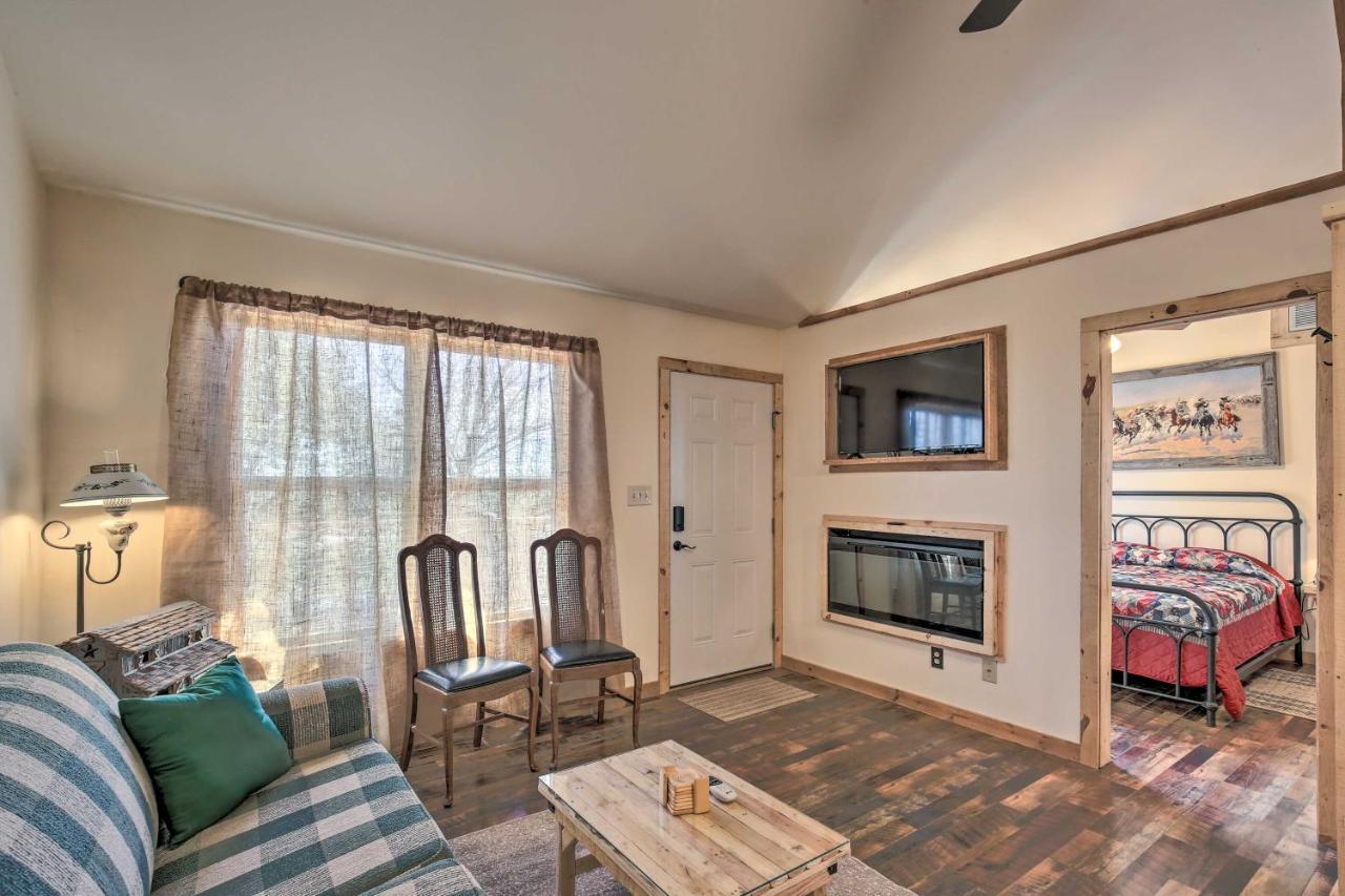 Kerrville Converted Barn Tiny Home With Kayaks! Εξωτερικό φωτογραφία