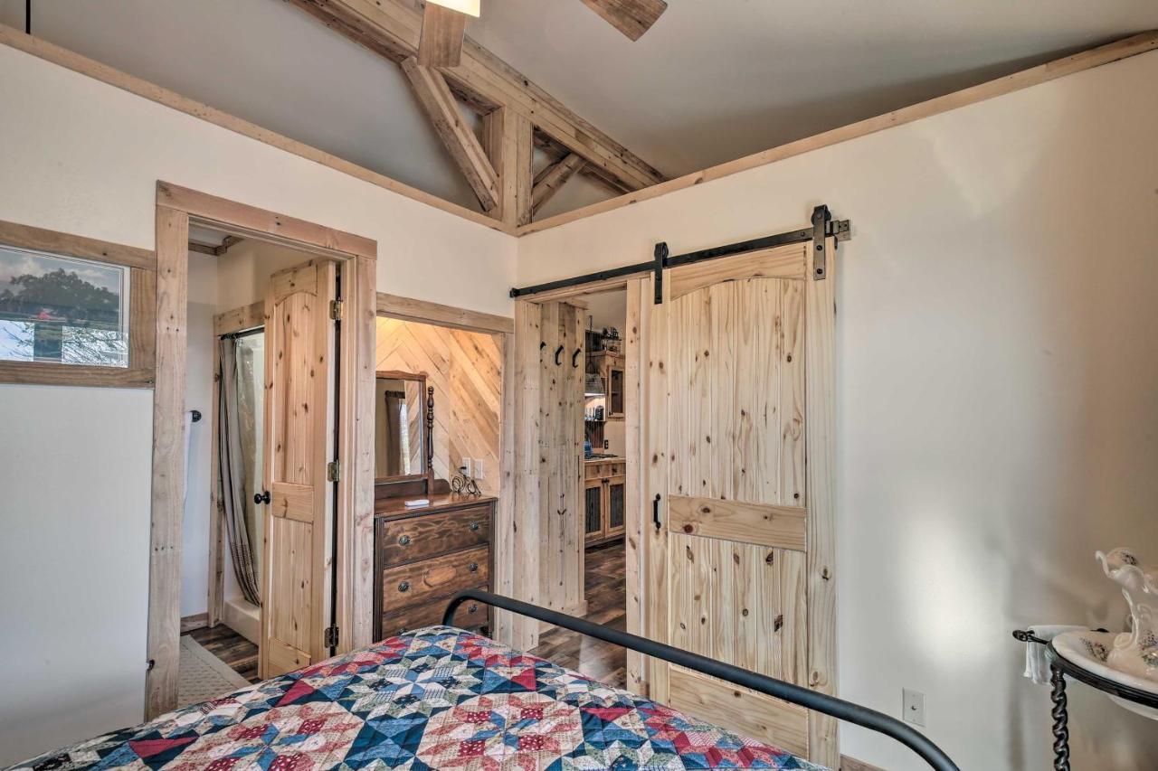 Kerrville Converted Barn Tiny Home With Kayaks! Εξωτερικό φωτογραφία