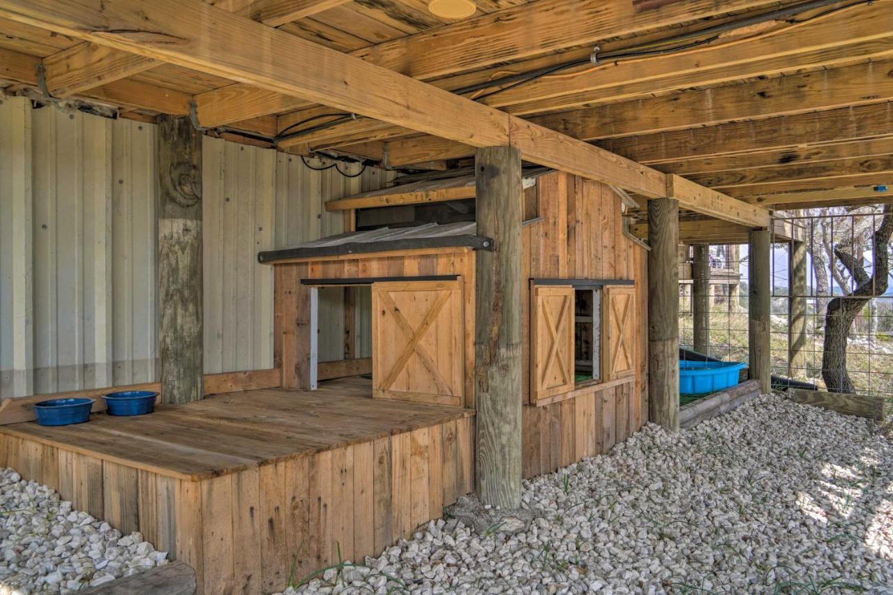 Kerrville Converted Barn Tiny Home With Kayaks! Εξωτερικό φωτογραφία