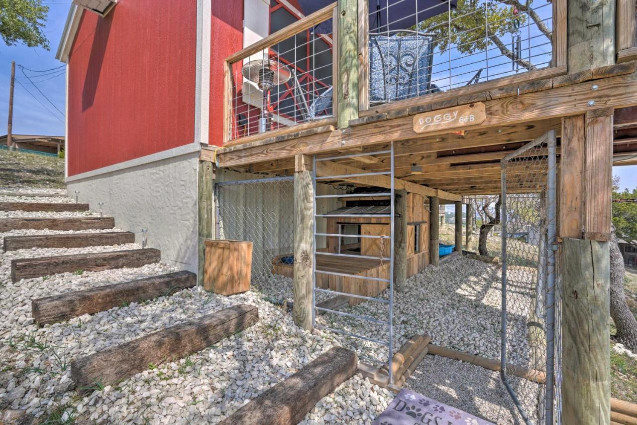 Kerrville Converted Barn Tiny Home With Kayaks! Εξωτερικό φωτογραφία